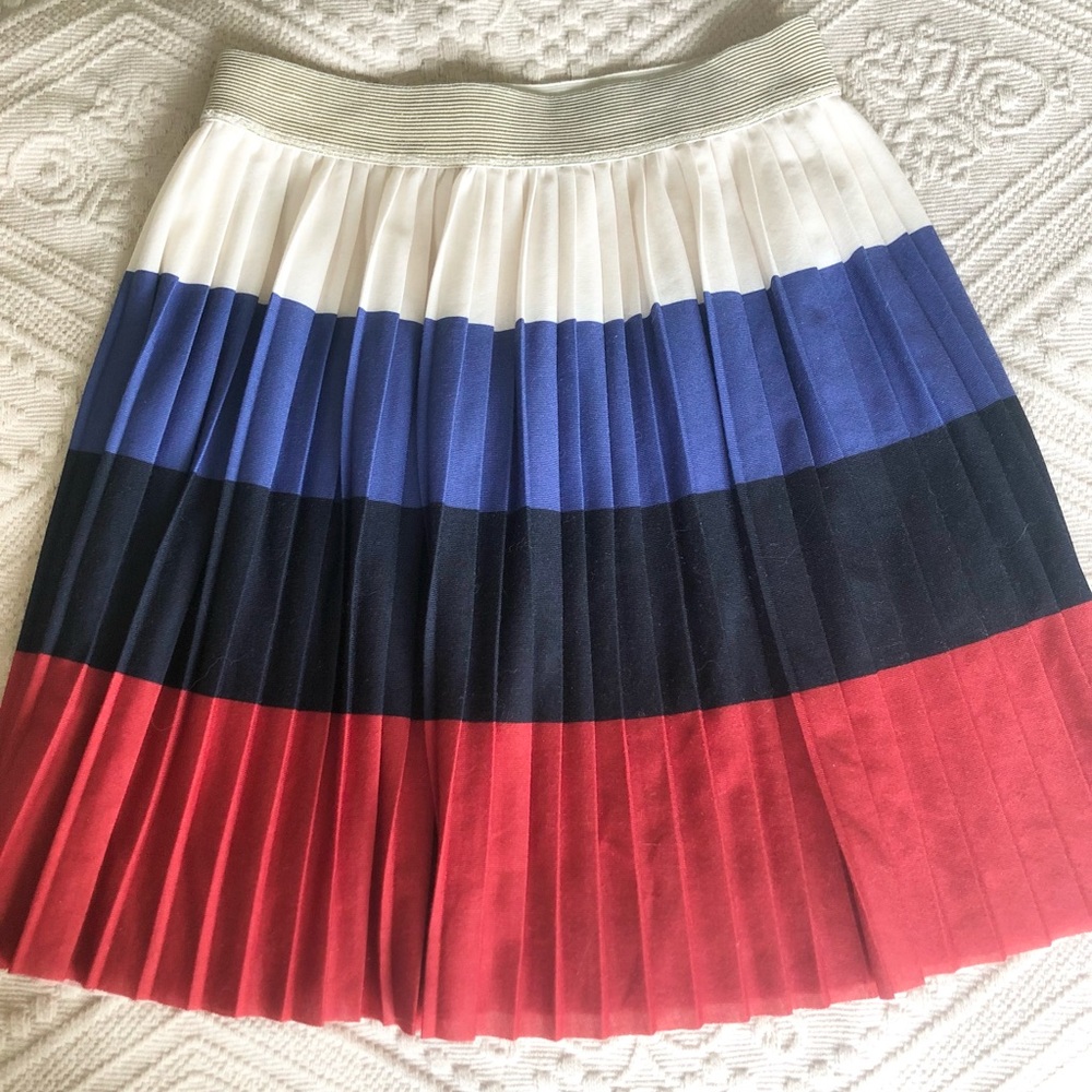 H&M Kids girls pleated skirt. New without tags.